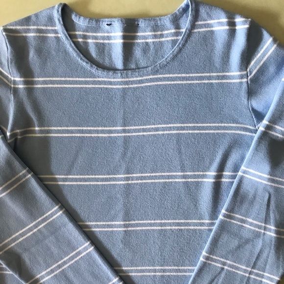 Women’s Top - Picture 2 of 16